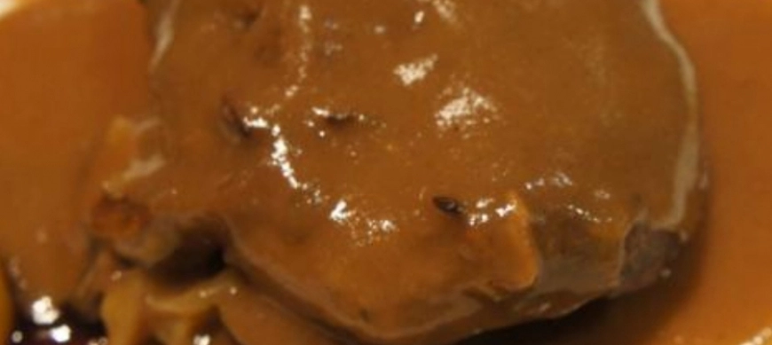 CARRILLERAS CON CHOCOLATE BLANCO Y VERMÚ