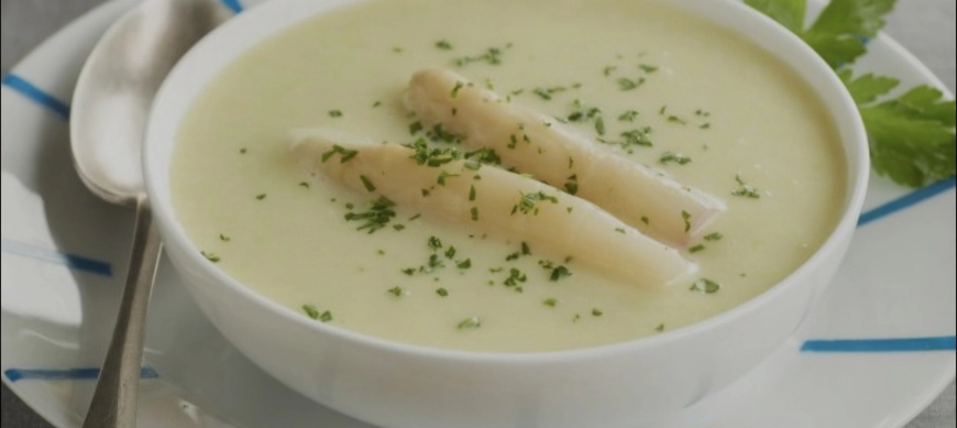 Crema de espárragos fría