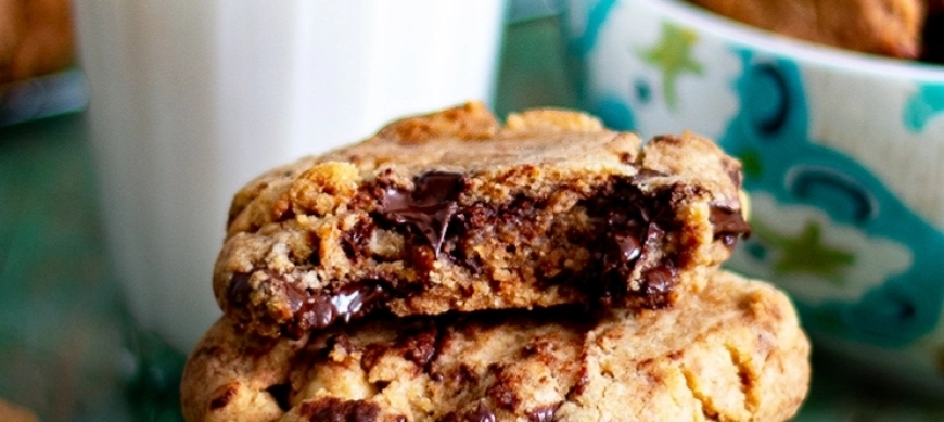 GALLETAS DE CHOCOLATE Y AVELLANAS