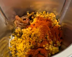 Step <p>Ponga en el vaso las lentejas, los tomates, el pimentón y la cayena y mezcle 10 seg/vel 4.<br /><br /><br /><br />
</p><p><br></p> illustration