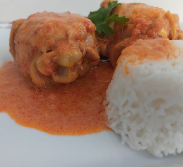 Menú de Pollo en salsa acompañado de arroz en Thermomix®