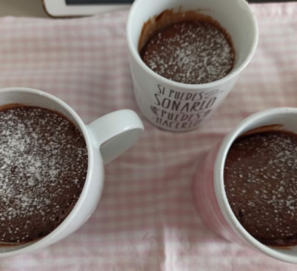 Prepara tu mug cake de crema de cacao y avellanas en tu Thermomix, en 5 minutos